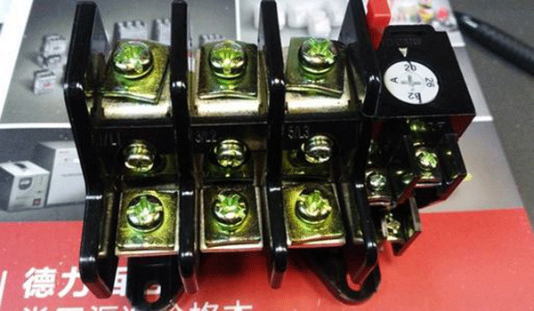 如何正確選擇三相異步電動機保護用熱繼電器？